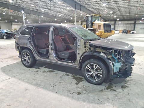 2017 Toyota Highlander, VIN 5TDBZRFH8HS472259. Фото 4 из 6 с аукциона Copart. Каталог авто из США OpenDataCar.