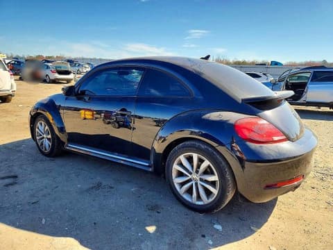 2017 Volkswagen Beetle, VIN 3VWF17AT6HM630037. Zdjęcie 2 z 6 z aukcji Copart. Katalog aut z USA OpenDataCar.