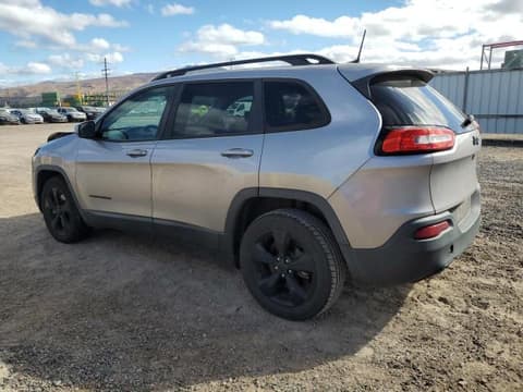 2018 Jeep Cherokee, VIN 1C4PJLCB1JD620408. Фото 2 из 6 с аукциона Copart. Каталог авто из США OpenDataCar.