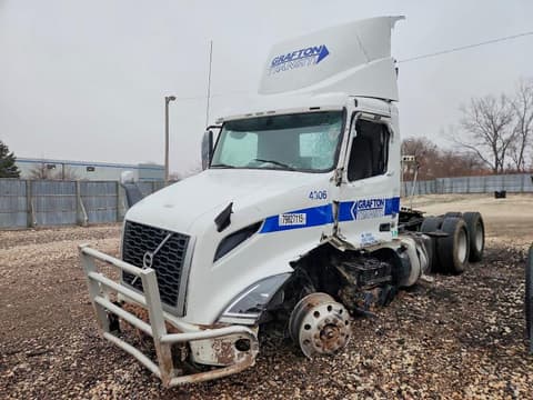 2019 Volvo VNR, VIN 4V4WC9EG8KN217219. Фото 2 из 6 с аукциона Copart. Каталог авто из США OpenDataCar.