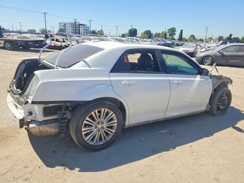 2018 Chrysler 300, VIN 2C3CCABG4JH266367. Фото 3 з 6 з аукціону Copart. Каталог авто зі США OpenDataCar.