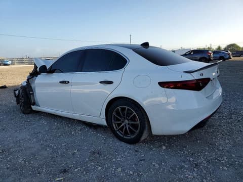 2018 Alfa romeo Giulia, VIN ZARFAEDN1J7573529. Фото 2 з 6 з аукціону Copart. Каталог авто зі США OpenDataCar.