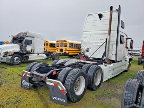 2017 Volvo VNL, VIN 4V4NC9EH3HN964949. Фото 4 з 6 з аукціону Copart. Каталог авто зі США OpenDataCar.