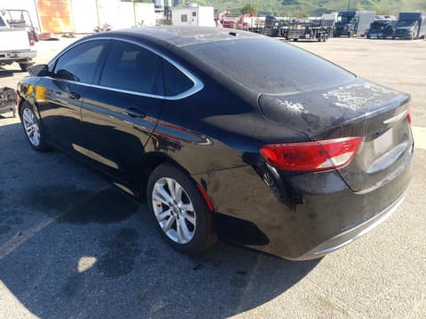 2015 Chrysler 200, VIN 1C3CCCAB2FN596931. Фото 2 з 6 з аукціону Copart. Каталог авто зі США OpenDataCar.