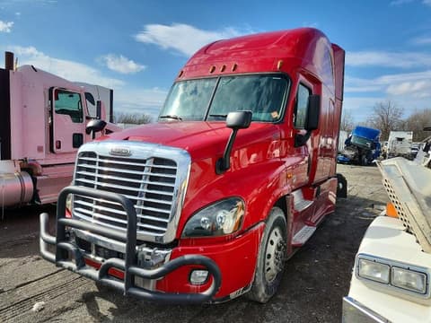 2018 Freightliner Cascadia 125, VIN 1FUJGLDR7JLJL4720. Фото 2 з 6 з аукціону Copart. Каталог авто зі США OpenDataCar.