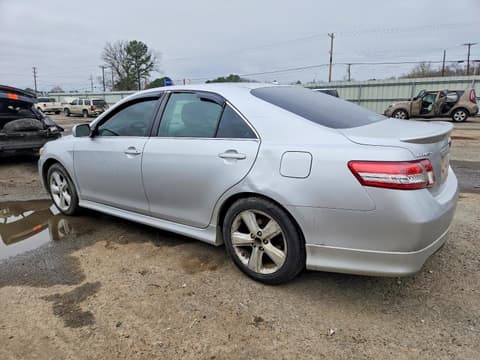 2011 Toyota Camry, VIN 4T1BF3EK8BU212431. Фото 2 з 6 з аукціону Copart. Каталог авто зі США OpenDataCar.