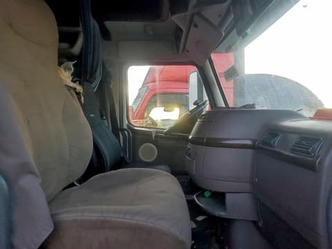 2017 Volvo VNL, VIN 4V4NC9EH2HN972752. Фото 5 з 6 з аукціону Copart. Каталог авто зі США OpenDataCar.