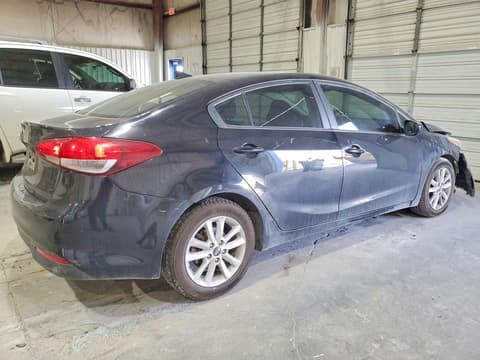 2017 Kia Forte, VIN 3KPFL4A70HE011300. Zdjęcie 3 z 6 z aukcji Copart. Katalog aut z USA OpenDataCar.