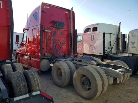 2012 Freightliner Cascadia, VIN 1FUJGLDR9CSBR8897. Фото 3 з 6 з аукціону Copart. Каталог авто зі США OpenDataCar.