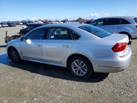 2016 Volkswagen Passat, VIN 1VWAT7A31GC061621. Фото 2 з 6 з аукціону Copart. Каталог авто зі США OpenDataCar.