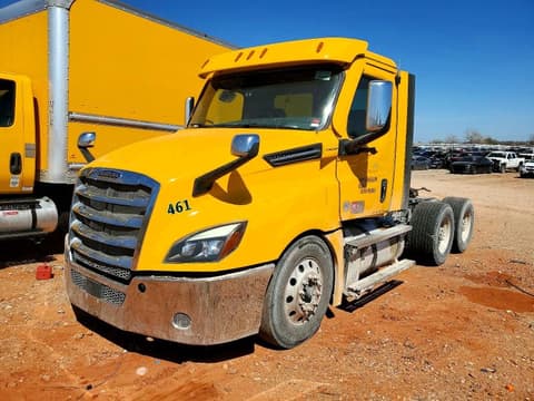 2022 Freightliner Cascadia, VIN 3AKJHLDV6NSNJ6399. Фото 2 з 6 з аукціону Copart. Каталог авто зі США OpenDataCar.