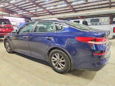 2020 Kia Optima, VIN 5XXGT4L33LG407073. Фото 2 з 6 з аукціону Copart. Каталог авто зі США OpenDataCar.