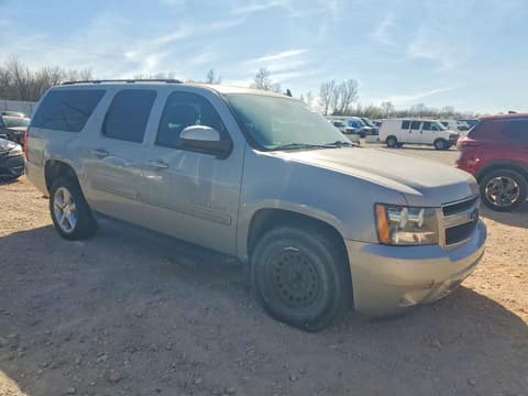 2008 Chevrolet Suburban, VIN 1GNFC16018J230318. Zdjęcie 4 z 6 z aukcji Copart. Katalog aut z USA OpenDataCar.