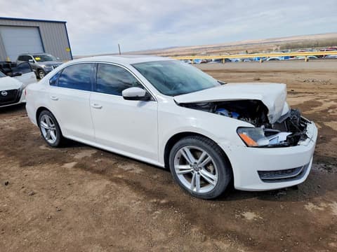 2014 Volkswagen Passat, VIN 1VWBN7A33EC022654. Zdjęcie 4 z 6 z aukcji Copart. Katalog aut z USA OpenDataCar.