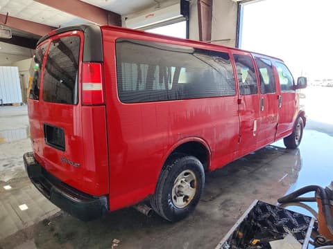 2004 Chevrolet Express 3500, VIN 1GAHG39U441158050. Фото 3 з 6 з аукціону Copart. Каталог авто зі США OpenDataCar.