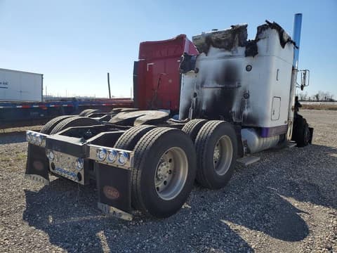 1998 Peterbilt 379, VIN 1XP5DB9X0WD451340. Photo 4 of 6 from Copart auction. OpenDataCar US salvage catalog.
