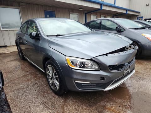 2017 Volvo S60 Cross Country, VIN YV440MUM8H2004283. Фото 4 з 6 з аукціону Copart. Каталог авто зі США OpenDataCar.