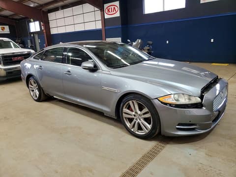 2011 Jaguar XJ-Series, VIN SAJWA2GB6BLV07658. Фото 4 з 6 з аукціону Copart. Каталог авто зі США OpenDataCar.