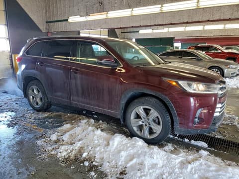 2017 Toyota Highlander, VIN 5TDDZRFHXHS475253. Фото 4 з 6 з аукціону Copart. Каталог авто зі США OpenDataCar.