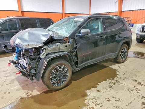 2019 Jeep Compass, VIN 3C4NJDDB3KT645723. Фото 1 з 6 з аукціону Copart. Каталог авто зі США OpenDataCar.