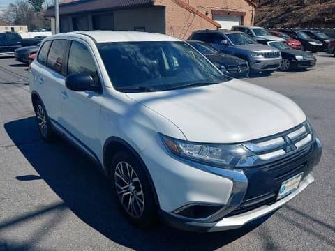 2016 Mitsubishi Outlander, VIN JA4AD2A32GZ017203. Фото 1 з 6 з аукціону Copart. Каталог авто зі США OpenDataCar.