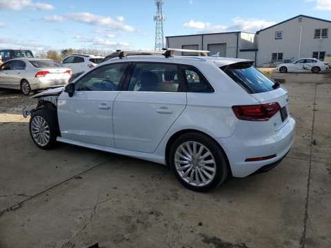 2016 Audi A3 e-tron, VIN WAUTPBFF0GA132693. Фото 2 з 6 з аукціону Copart. Каталог авто зі США OpenDataCar.