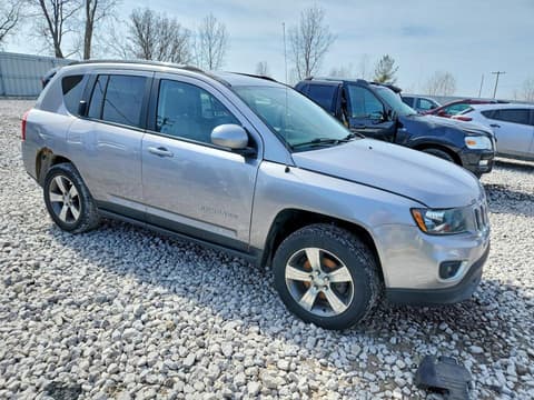 2017 Jeep Compass, VIN 1C4NJDEB9HD129590. Фото 4 из 6 с аукциона Copart. Каталог авто из США OpenDataCar.