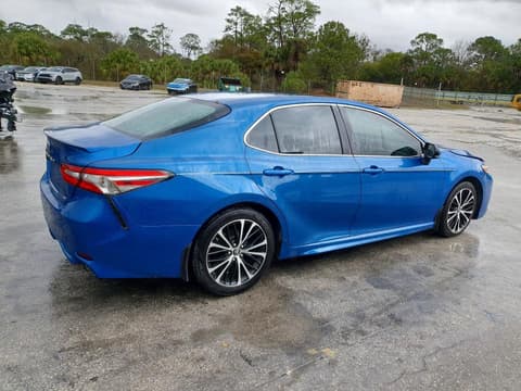 2018 Toyota Camry, VIN 4T1B11HKXJU010641. Фото 3 з 6 з аукціону Copart. Каталог авто зі США OpenDataCar.