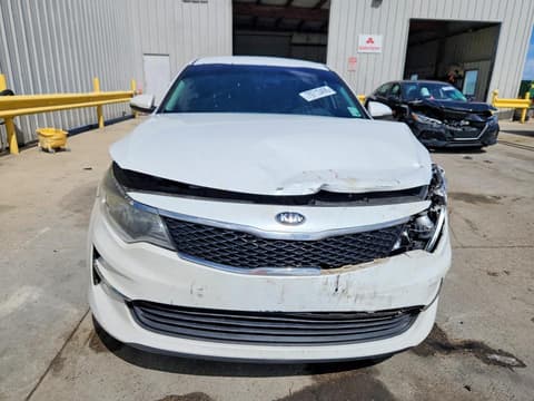 2017 Kia Optima, VIN 5XXGT4L3XHG175319. Фото 5 з 6 з аукціону Copart. Каталог авто зі США OpenDataCar.