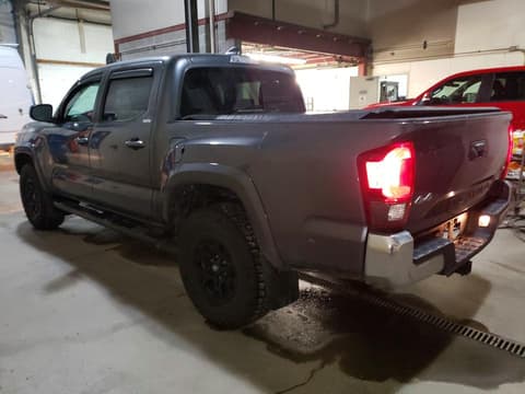 2022 Toyota Tacoma, VIN 3TMCZ5AN7NM467804. Фото 2 из 6 с аукциона Copart. Каталог авто из США OpenDataCar.