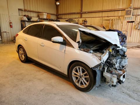 2015 Ford Focus, VIN 1FADP3F27FL261260. Фото 4 з 6 з аукціону Copart. Каталог авто зі США OpenDataCar.