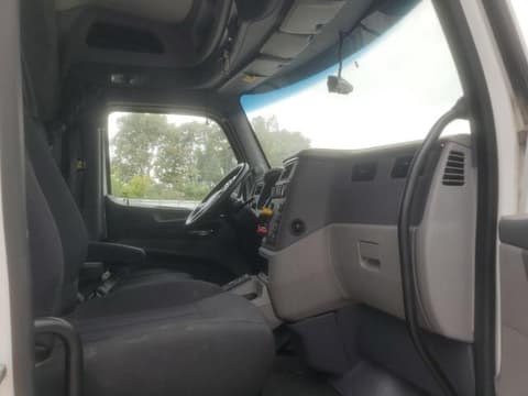 2017 Peterbilt tractor , VIN 1XPBDP9X6HD422637. Фото 5 з 6 з аукціону Copart. Каталог авто зі США OpenDataCar.