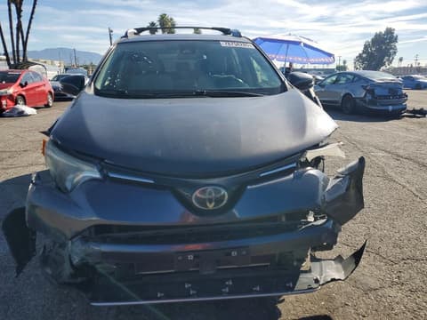 2017 Toyota RAV4, VIN JTMWFREV8HJ702364. Фото 5 з 6 з аукціону Copart. Каталог авто зі США OpenDataCar.