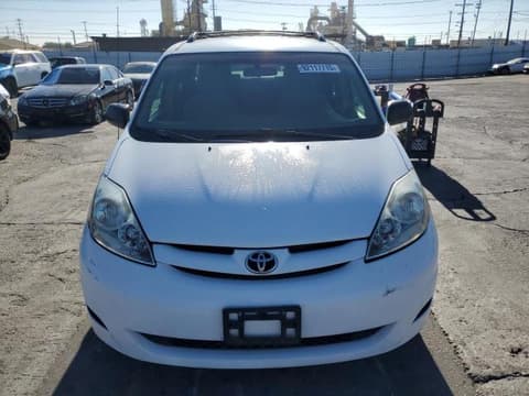 2010 Toyota Sienna, VIN 5TDKK4CC7AS320821. Фото 5 з 6 з аукціону Copart. Каталог авто зі США OpenDataCar.