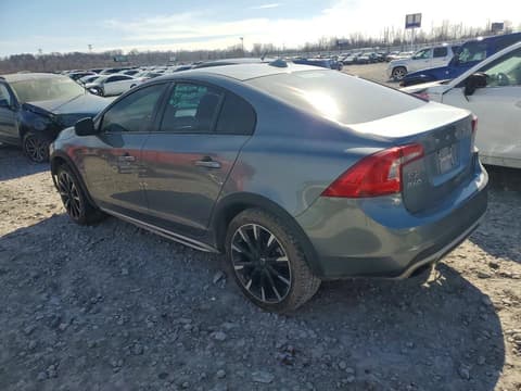 2018 Volvo S60 Cross Country, VIN YV440MUM5J2006708. Фото 2 из 6 с аукциона Copart. Каталог авто из США OpenDataCar.