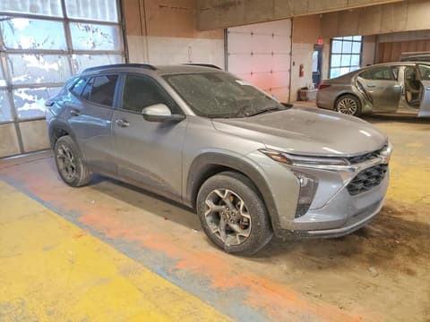 2025 Chevrolet Trax, VIN KL77LHEP8SC131234. Фото 4 з 6 з аукціону Copart. Каталог авто зі США OpenDataCar.