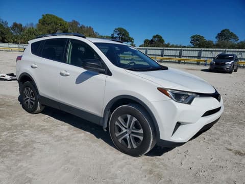 2017 Toyota RAV4, VIN JTMZFREV4HJ721913. Фото 4 з 6 з аукціону Copart. Каталог авто зі США OpenDataCar.