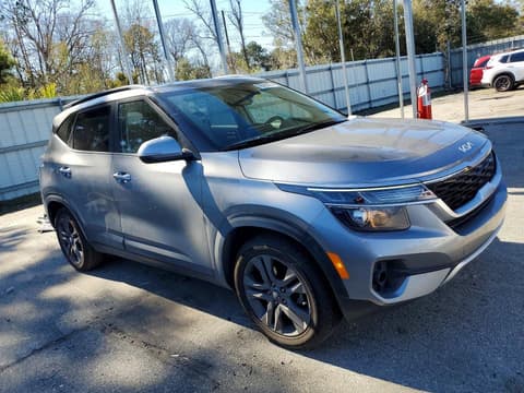 2023 Kia Seltos, VIN KNDEU2AA6P7409733. Фото 4 з 6 з аукціону Copart. Каталог авто зі США OpenDataCar.