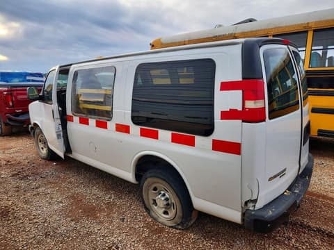 2014 Chevrolet Express 2500, VIN 1GCWGFBA4E1130573. Фото 2 з 6 з аукціону Copart. Каталог авто зі США OpenDataCar.