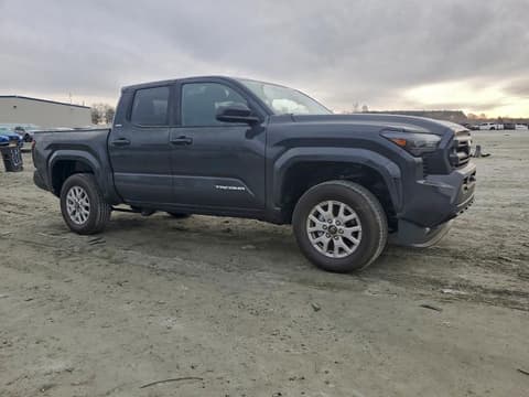 2025 Toyota Tacoma, VIN 3TMKB5FN8SM046498. Фото 4 з 6 з аукціону Copart. Каталог авто зі США OpenDataCar.