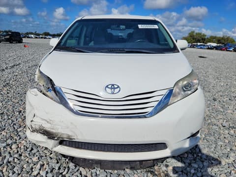 2017 Toyota Sienna, VIN 5TDKZ3DC3HS842845. Фото 5 з 6 з аукціону Copart. Каталог авто зі США OpenDataCar.