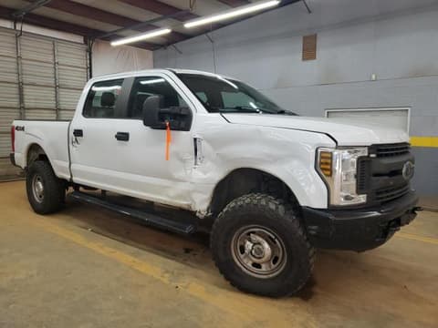 2018 Ford F-250 Super Duty, VIN 1FT7W2B66JEB72838. Фото 4 з 6 з аукціону Copart. Каталог авто зі США OpenDataCar.