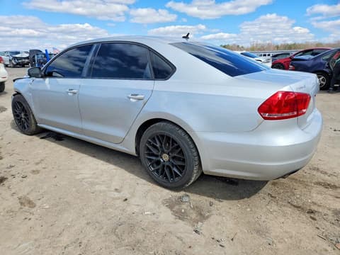 2013 Volkswagen Passat, VIN 1VWAP7A38DC032357. Zdjęcie 2 z 6 z aukcji Copart. Katalog aut z USA OpenDataCar.