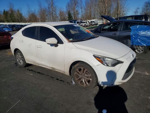 2017 Toyota Yaris, VIN 3MYDLBYV1HY179611. Фото 4 з 6 з аукціону Copart. Каталог авто зі США OpenDataCar.