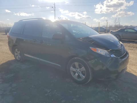 2015 Toyota Sienna, VIN 5TDKK3DC2FS569785. Фото 4 з 6 з аукціону Copart. Каталог авто зі США OpenDataCar.