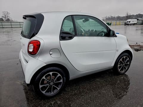2016 Smart Fortwo, VIN WMEFJ5DA3GK153799. Фото 3 з 6 з аукціону Copart. Каталог авто зі США OpenDataCar.
