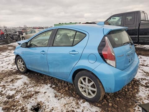 2015 Toyota Prius C, VIN JTDKDTB35F1100829. Фото 2 з 6 з аукціону Copart. Каталог авто зі США OpenDataCar.