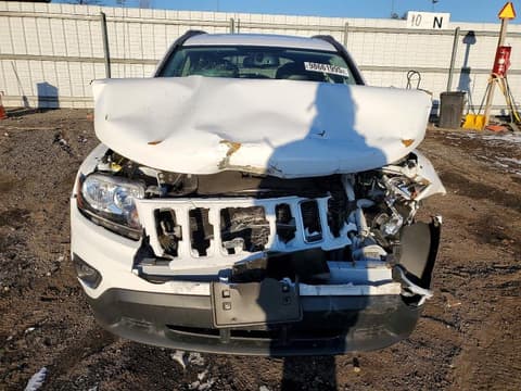 2015 Jeep Compass, VIN 1C4NJCEAXFD398745. Фото 5 з 6 з аукціону Copart. Каталог авто зі США OpenDataCar.