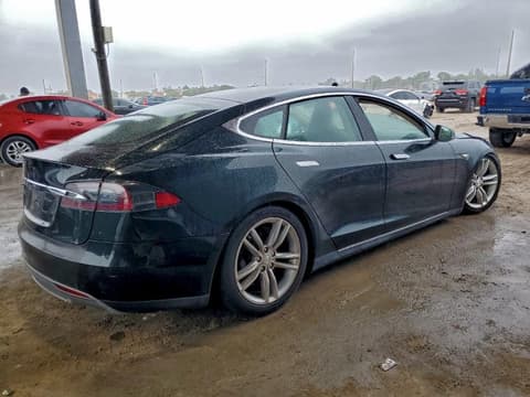 2013 Tesla Model S, VIN 5YJSA1DG2DFP03528. Фото 3 з 6 з аукціону Copart. Каталог авто зі США OpenDataCar.