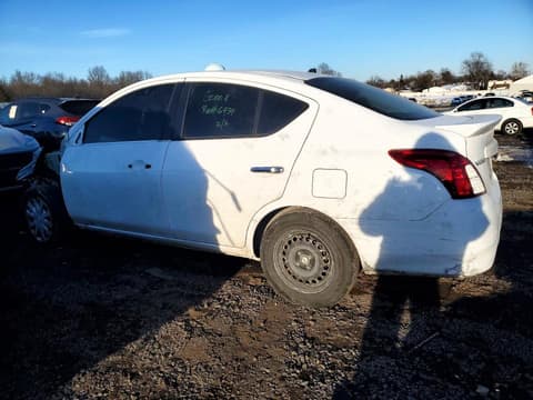 2018 Nissan Versa, VIN 3N1CN7APXJL877587. Фото 2 з 6 з аукціону Copart. Каталог авто зі США OpenDataCar.